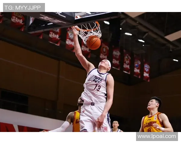 广州篮球队技术解析：从战术布局到球员配合的全面剖析