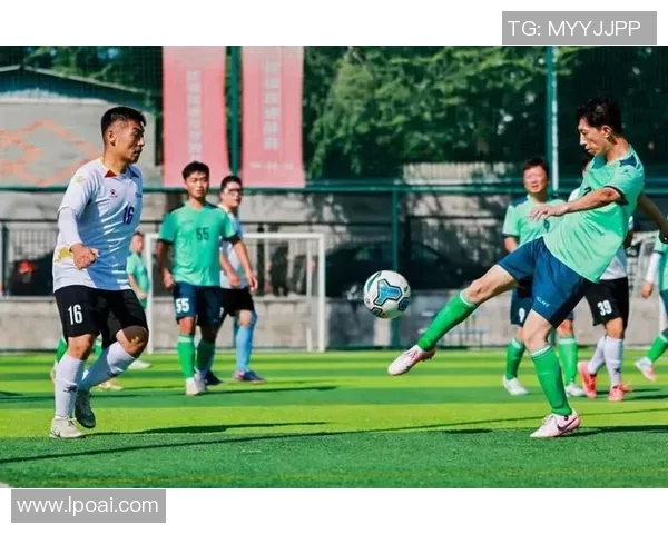 杭州足球队的拼搏之路:挑战赛背后的奋斗与坚持 杭州足球队的拼搏之路:挑战赛背后的奋斗与坚持