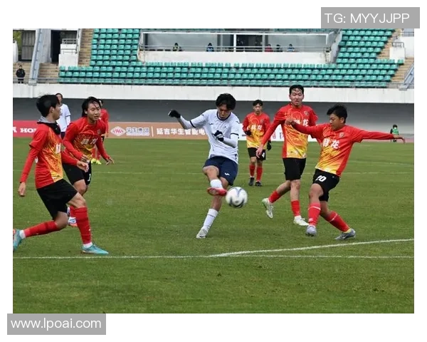 赛后复盘:解析北京足球队与杭州足球队球员个人能力的较量与表现 赛后复盘:解析北京足球队与杭州足球队球员个人能力的较量与表现