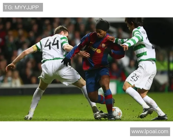 足球明星长相相似的人物对比与趣味分析探索 足球明星长相相似的人物对比与趣味分析探索